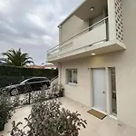 Дом отдыха Brittos Lovely - Family Вила-Нова-ди-Фамаликан